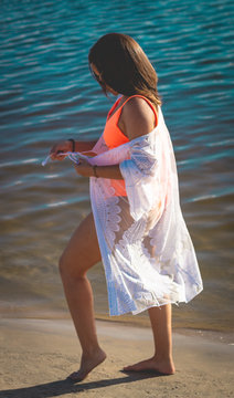 mulher na praia 