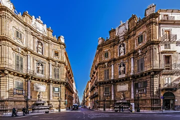 Tuinposter Quattro Canti der Altstadt von Palermo mit ihren engen Gassen © reichhartfoto
