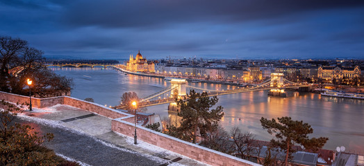 View on the Chain Bridge and the Hungarian Parliament in winter