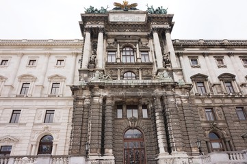 Fototapeta na wymiar The facade of the Hofburg Palace in Vienna.