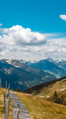 Obraz premium Smartphone HD wallpaper of beautiful alpine view at Leogang - Tyrol - Austria