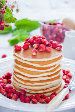 Pancakes with Wild Strawberries