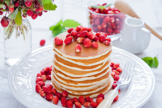 Pancakes with Wild Strawberries