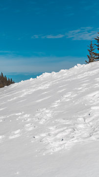 Smartphone HD wallpaper of beautiful alpine winter view at the Wallberg - Bavaria - Germany