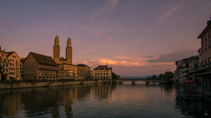 Naklejka premium Zürich und die Grossmünster