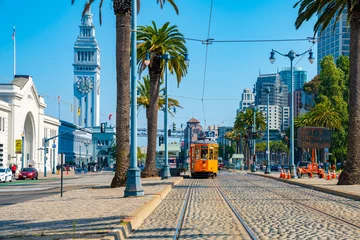 Schilderijen op glas 10 mei 2018. San Francisco, Verenigde Staten. Beroemde klassieke tram in San Francisco. © ingusk