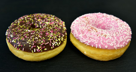 bunte donoughts auf hintergrund