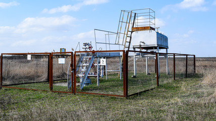 Equipment of an oil well. Shutoff valves and service equipment