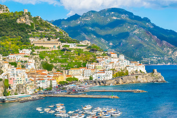 Fototapeta na wymiar Beautiful view of the Amalfi city in Amalfi coast - Italy