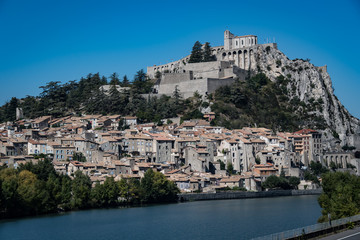 Fototapeta na wymiar The citadel in the French town of Sisteron