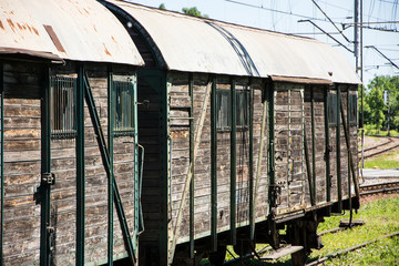 Stary  drewniany wagon pociągu © Heroc