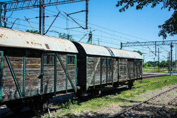 Stary  drewniany wagon pociągu © Heroc