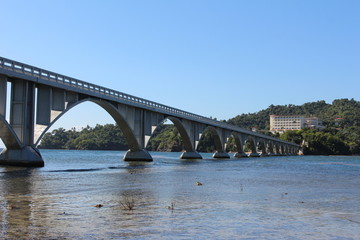 Fototapeta na wymiar Brücke von Samaná II