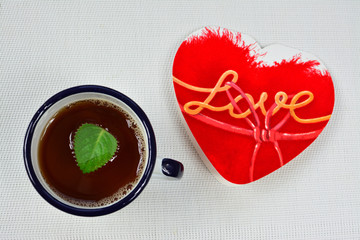 Walentynkowa kartka serce, kubek herbaty 