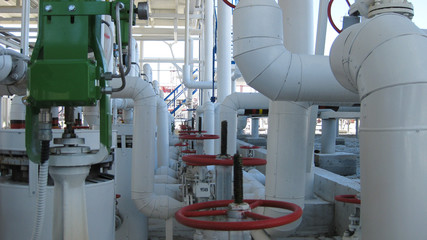 Oil refinery, primary oil refining