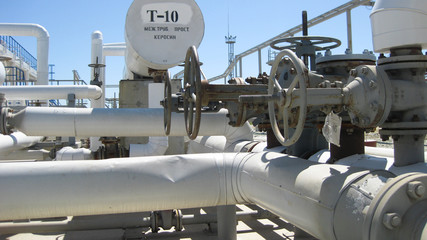 Oil refinery, primary oil refining