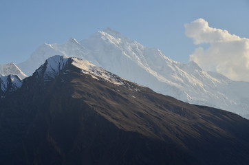 パキスタンのフンザ　カリマバードから見た絶景　美しいラカポシ峰