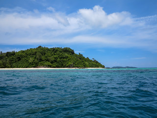 Fototapeta premium tropical island in the sea