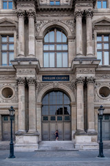 Obraz premium old facade of louvre museum square