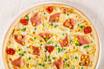 Pizza with ham