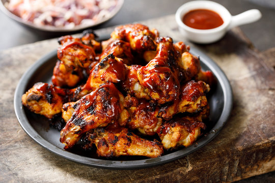 Barbecue chicken wings with sauce