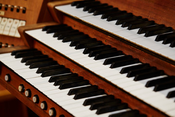 piano with keys