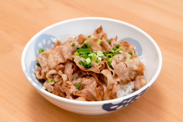 豚バラ丼