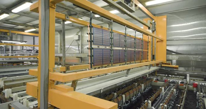 Automatic chemical treatment of electronic printed circuit boards in the workshop