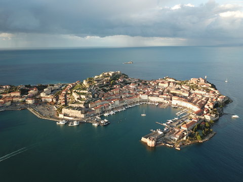 Veduta aerea di Portoferraio, Isola d'Elba, Italia