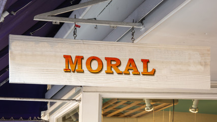 Schild 343 - Moral