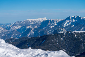 Fototapeta na wymiar Winterlandschaft rund um die Steinplatte in Tirol
