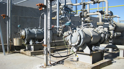 The pump of the closed type for oil product pumping