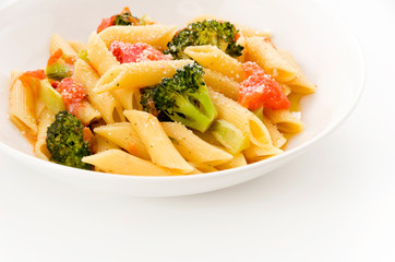 トマトとブロッコリーのペンネ