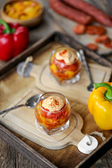 verrines de poivrons jaunes et rouges et chorizzo 