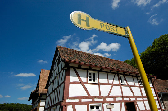 postbushaltestelle im freilichtmuseum bad sobernheim