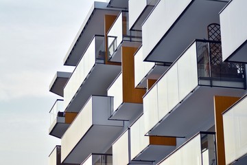 Obraz premium Abstract fragment of contemporary architecture, walls made of glass and concrete.