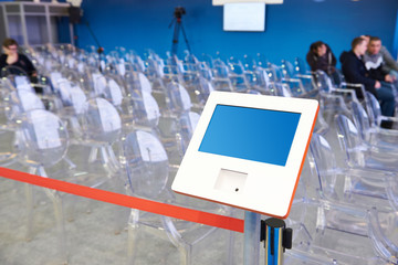 Electronic device for registering visitors