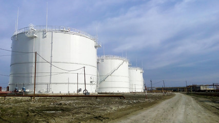 Storage tanks for petroleum products
