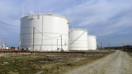 Obraz premium Storage tanks for petroleum products