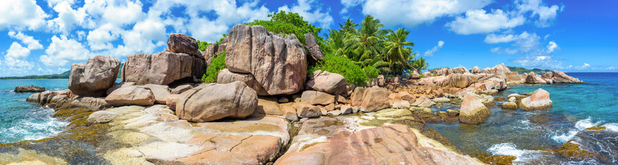 Fototapeta na wymiar Seychelles panoramic view of near island to Praslin island