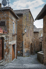 Fototapeta na wymiar Narrow street in the center of Orvieto, Italy