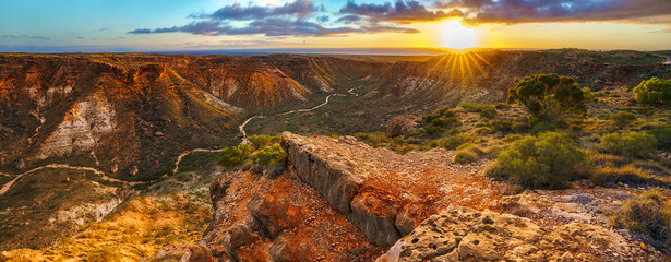 panorama view of sunrise over charles knife canyon, western australia 5 - obrazy, fototapety, plakaty
