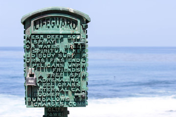 Lifeguard grüner Kasten am Meer