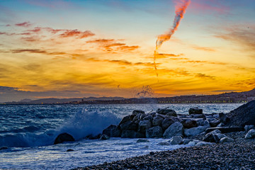 Sonnenuntergang über der Baie des Anges in Nizza Cote D´azur Frankreich