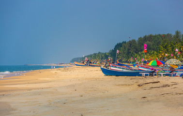 Fototapeta na wymiar Boote am Strand in West Indien