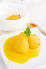 Pears with saffron 2
