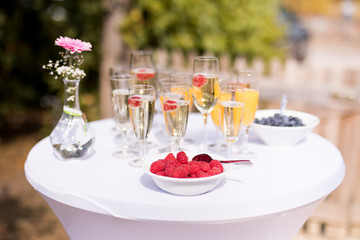 Sektempfang mit Früchten