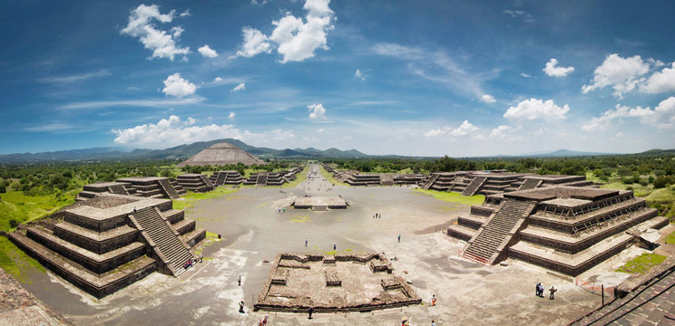 Panoramic view of the Avenue of the Dead in Teotihuacan Pyramids