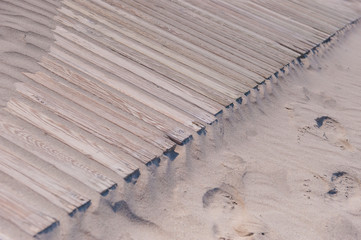 ponton dans le sable