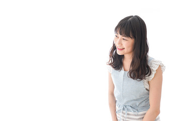 コーヒー豆を持つ若い女性